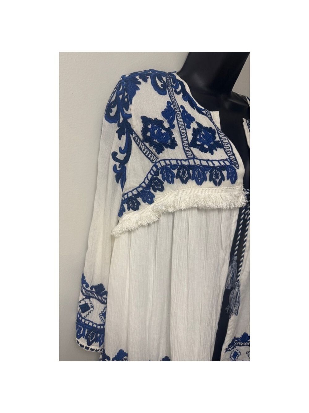 NEW Zara Trafaluc Embroidered Smocked Cardigan Size Medium White and Blue Flawed - Picture 10 of 16